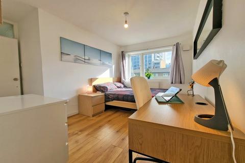 undefined, Lydbrook Place, London E14