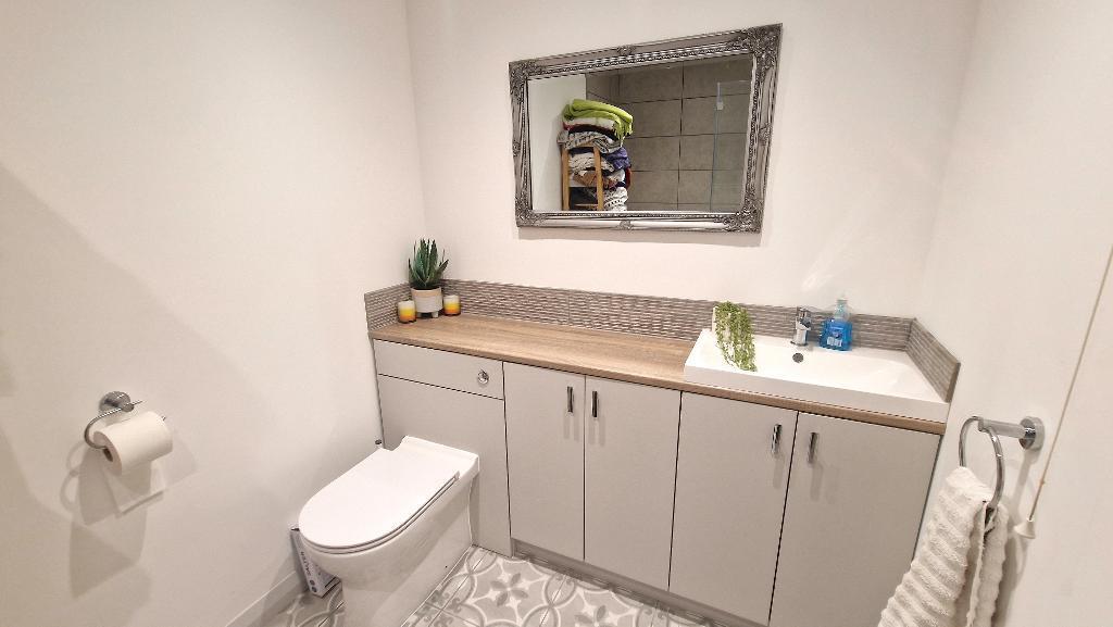 En-suite Bathroom