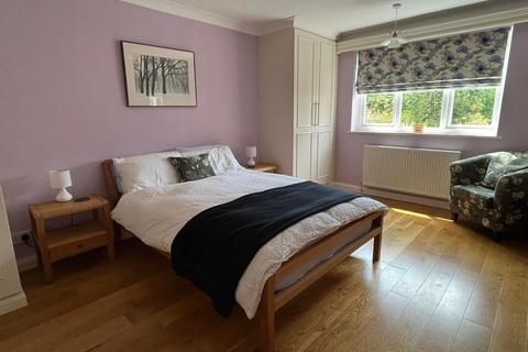 2 bedroom ground floor maisonette to rent, Thornbury Road, Isleworth, TW7