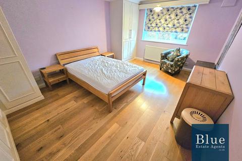 undefined, Thornbury Road, Isleworth, TW7