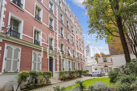 3 bedroom property, Rue Washington