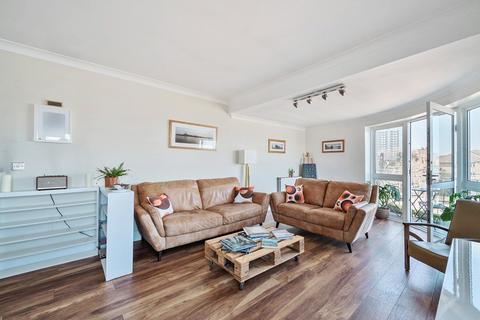 2 bedroom flat for sale, Wharfside Close, Erith, DA8