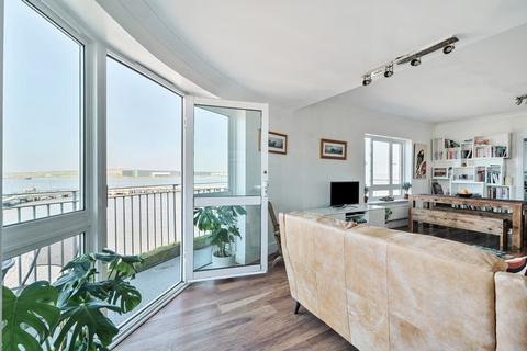 2 bedroom flat for sale, Wharfside Close, Erith, DA8
