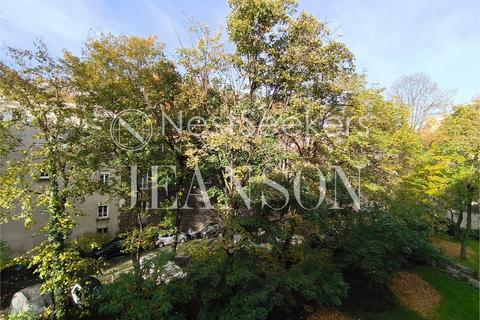 4 bedroom property, Rue Washington