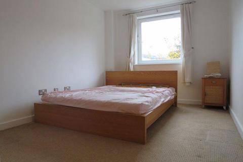 1 bedroom apartment to rent, High St, Uxbridge