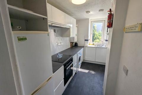 2 bedroom flat to rent, 186 2/2 Lochee Road, ,