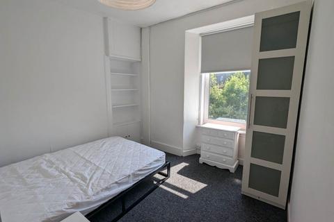 2 bedroom flat to rent, 186 2/2 Lochee Road, ,