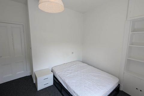 2 bedroom flat to rent, 186 2/2 Lochee Road, ,