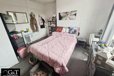 1 bedroom flat to rent, High Street, Cradley Heath