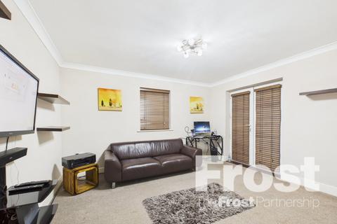 2 bedroom apartment to rent, Tobermory Close, Slough, Berkshire, SL3