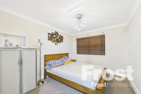 2 bedroom apartment to rent, Tobermory Close, Slough, Berkshire, SL3
