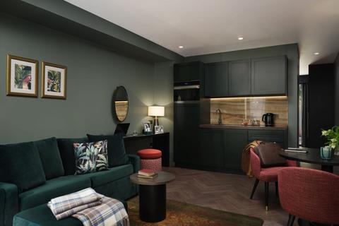 Studio to rent, Harrington Gardens, London SW7