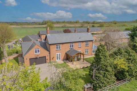 5 bedroom detached house to rent, Stoughton, Leicester LE2