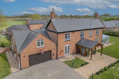 5 bedroom detached house to rent, Stoughton, Leicester LE2