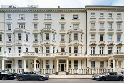 3 bedroom flat for sale, St Georges Square, Pimlico, London, SW1V