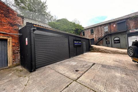 Warehouse to rent, Eanam Blackburn BB1 5BY