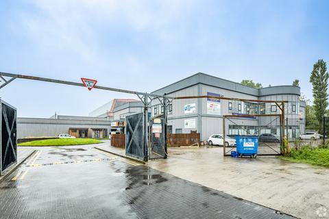 Industrial unit to rent, Oliver's Place Preston PR2 9ZA
