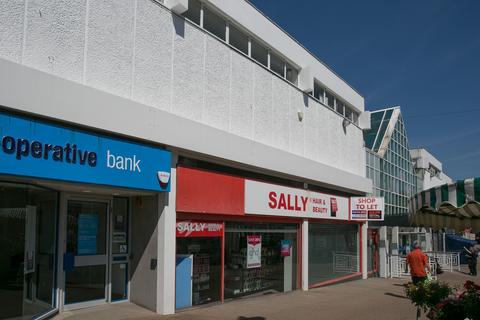 Retail property (high street) to rent, Hagley Mall Halesowen B63 4AL