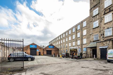 Warehouse to rent, Huddersfield Rd Stalybridge SK15 3DN