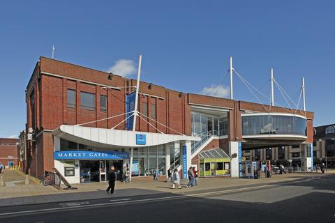 Shop to rent, Market Gates Great Yarmouth NR30 2BG