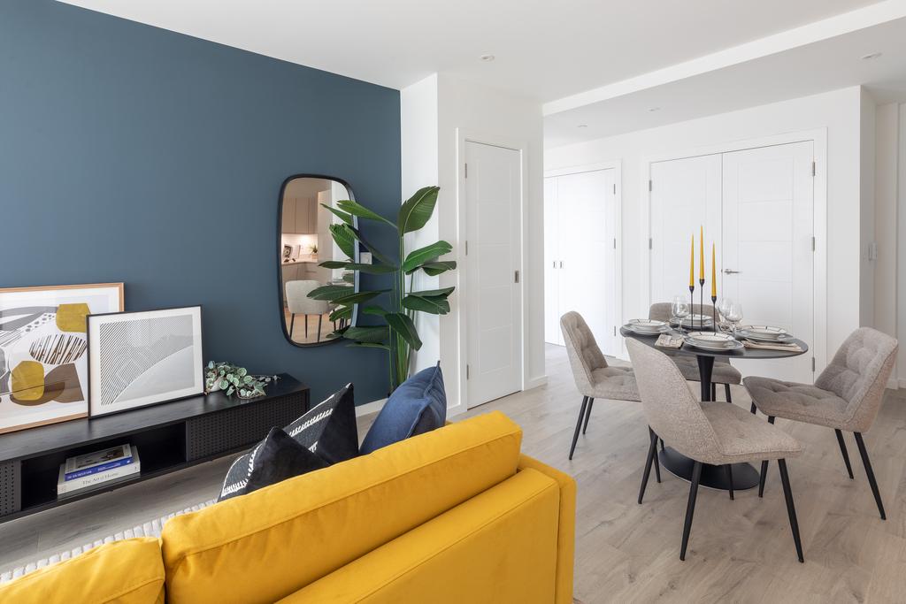 25.05.02 Cside Meridian One 2 bed apt -94