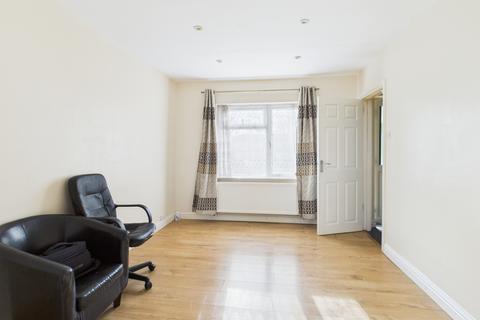 undefined, Queen Mary Avenue, Oakridge, Basingstoke, RG21