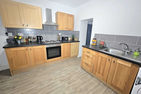 5 bedroom house of multiple occupation to rent, School Street, Great Houghton S72