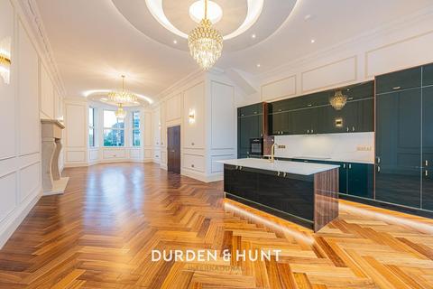 5 bedroom semi-detached house for sale, Palmerston Road, Buckhurst Hill, IG9