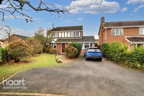 5 bedroom detached house for sale, Summerfields, Northampton