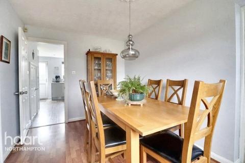5 bedroom detached house for sale, Summerfields, Northampton