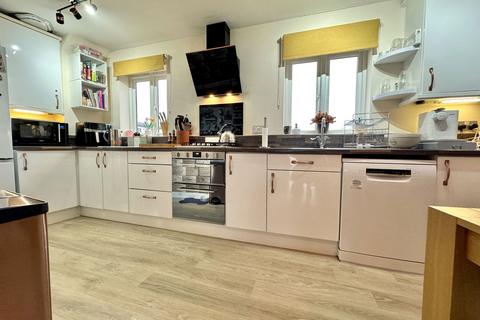 4 bedroom terraced house for sale, Squirrel Close, Plymouth PL6