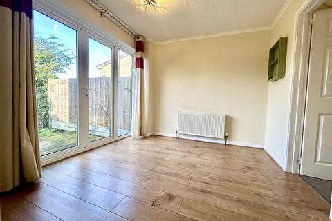 3 bedroom semi-detached house for sale, Duncliffe Close, Stalbridge