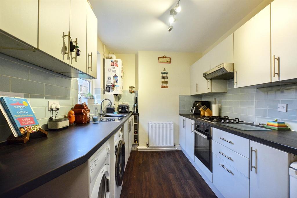 Kitchen 1.jpeg