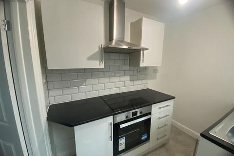 2 bedroom terraced house to rent, Weatherill Street, Goole