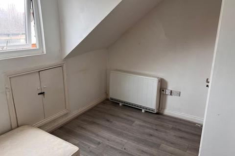undefined, 1 Bed Flat – Fosse Road South, Leicester, LE3 0FW. £695 PCM