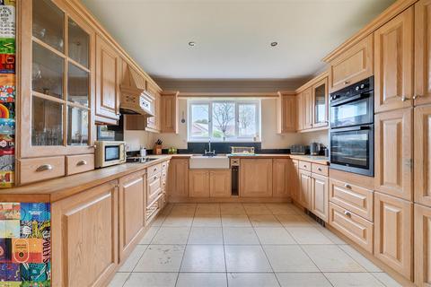 undefined, Greystones, Bromham