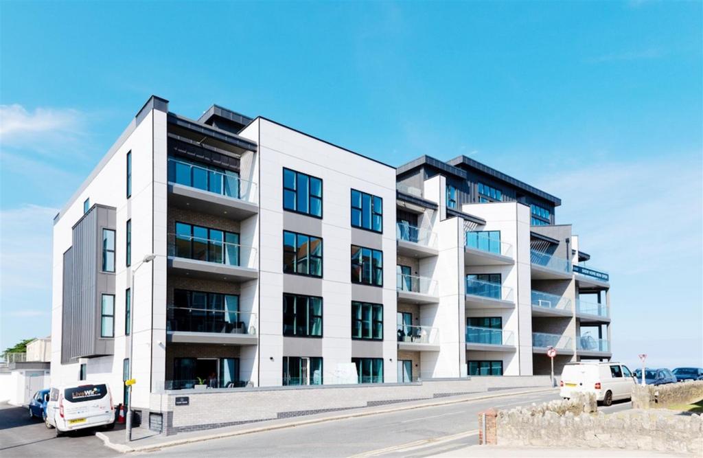 Cliff Edge Apartments