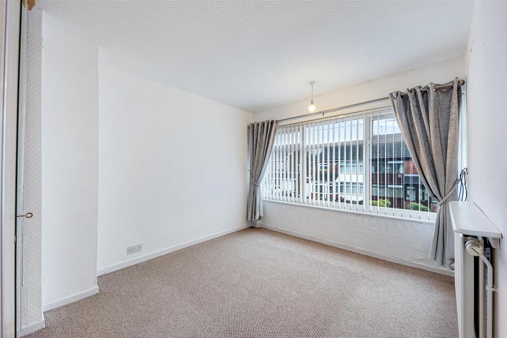 12 Arnside Avenue bedroom 1.jpg