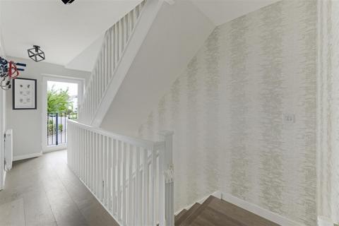 4 bedroom semi-detached house for sale, Beacon Avenue, Kings Hill ME19