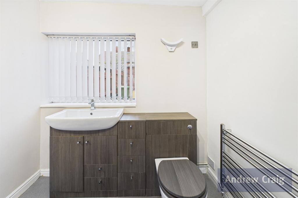 Ground Floor En-Suit