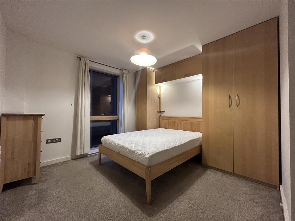 1st Bedroom (3).jpeg