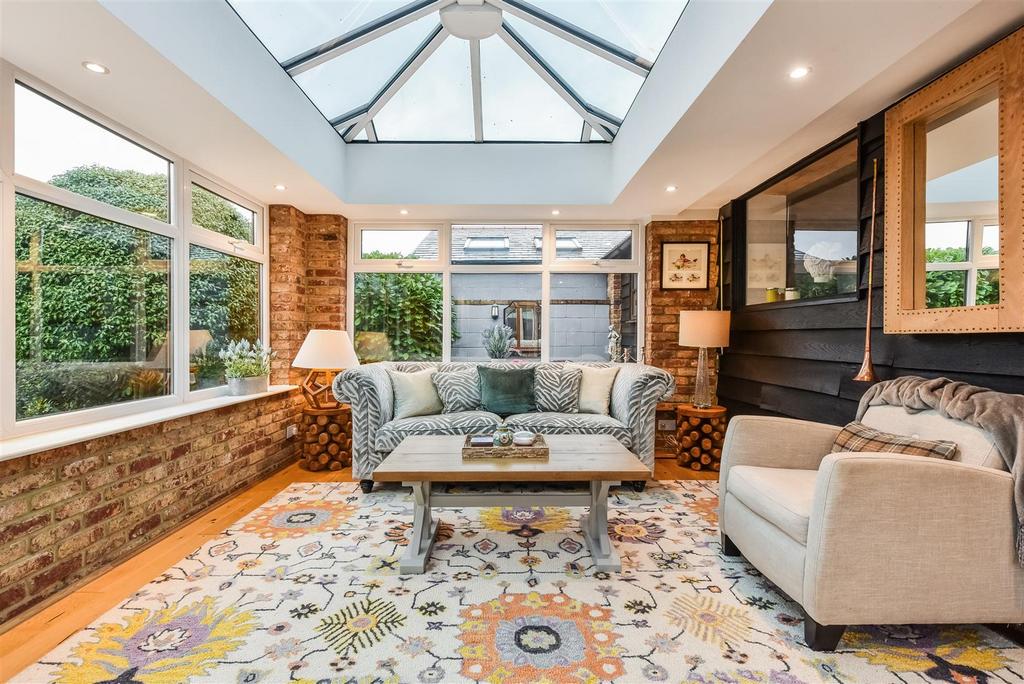 Sitting/Diner/Family Room
