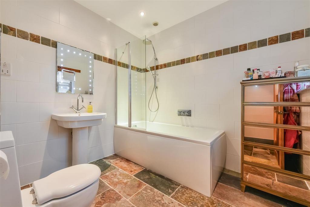 En Suite Bathroom
