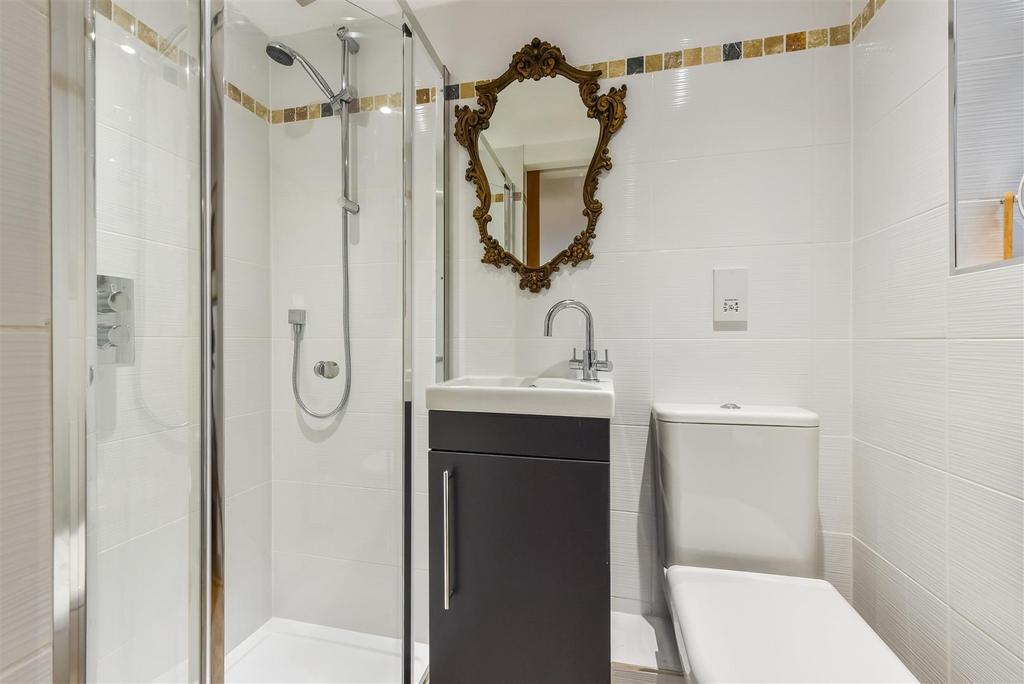 En Suite to bed 2
