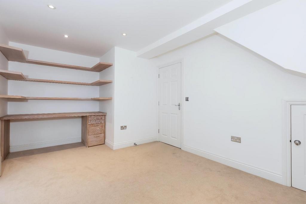 Powis rd 7.jpg