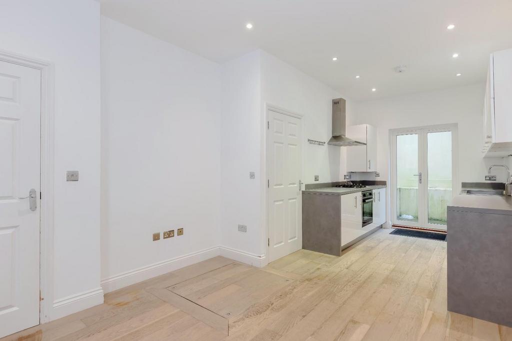 Powis rd 17.jpg