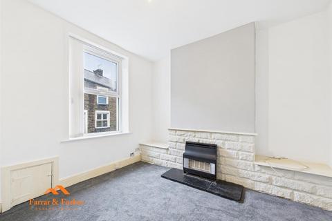 2 bedroom terraced house to rent, Chapel Street, Colne BB8