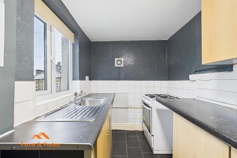 2 bedroom terraced house to rent, Chapel Street, Colne BB8