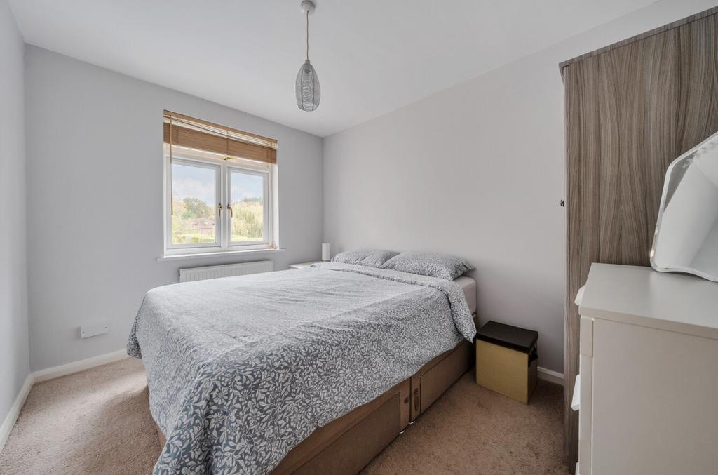 1380427 3 6913835...