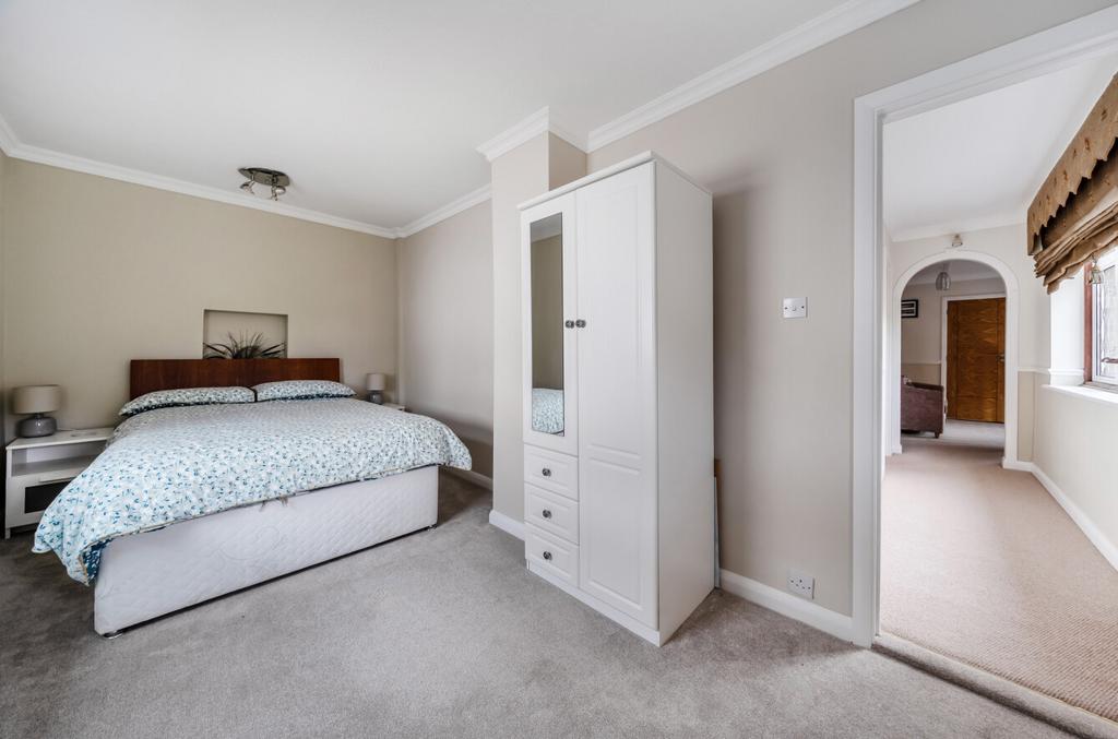 1380427 9 6913837...